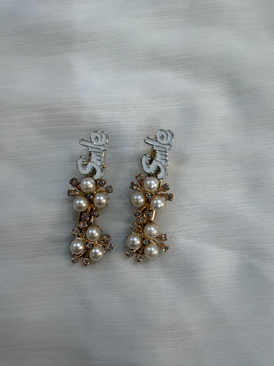 Smile Pearl Hair Clip